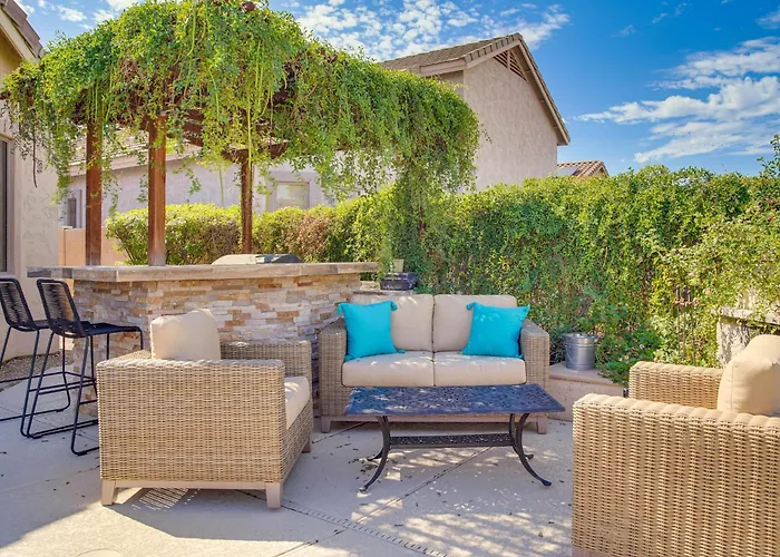 Poolside Paradise! Luxe Golf Getaway In Сasa de vacaciones Phoenix