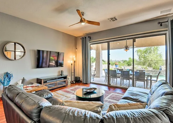 Poolside Paradise! Luxe Golf Getaway In Сasa de vacaciones Phoenix